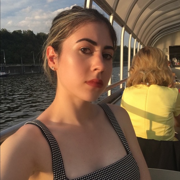 Meet your Posher, Kelsey - Picture 1 of 1